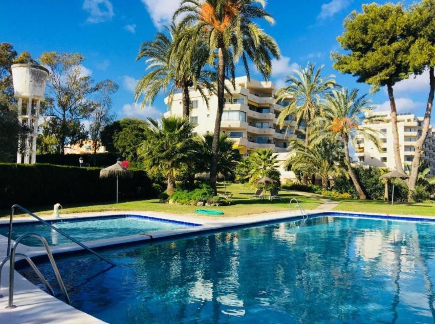 Habitacion Deluxe Con Bano Privado En Atalaya Apartagolf, เอสเตโปนา ภายนอก รูปภาพ