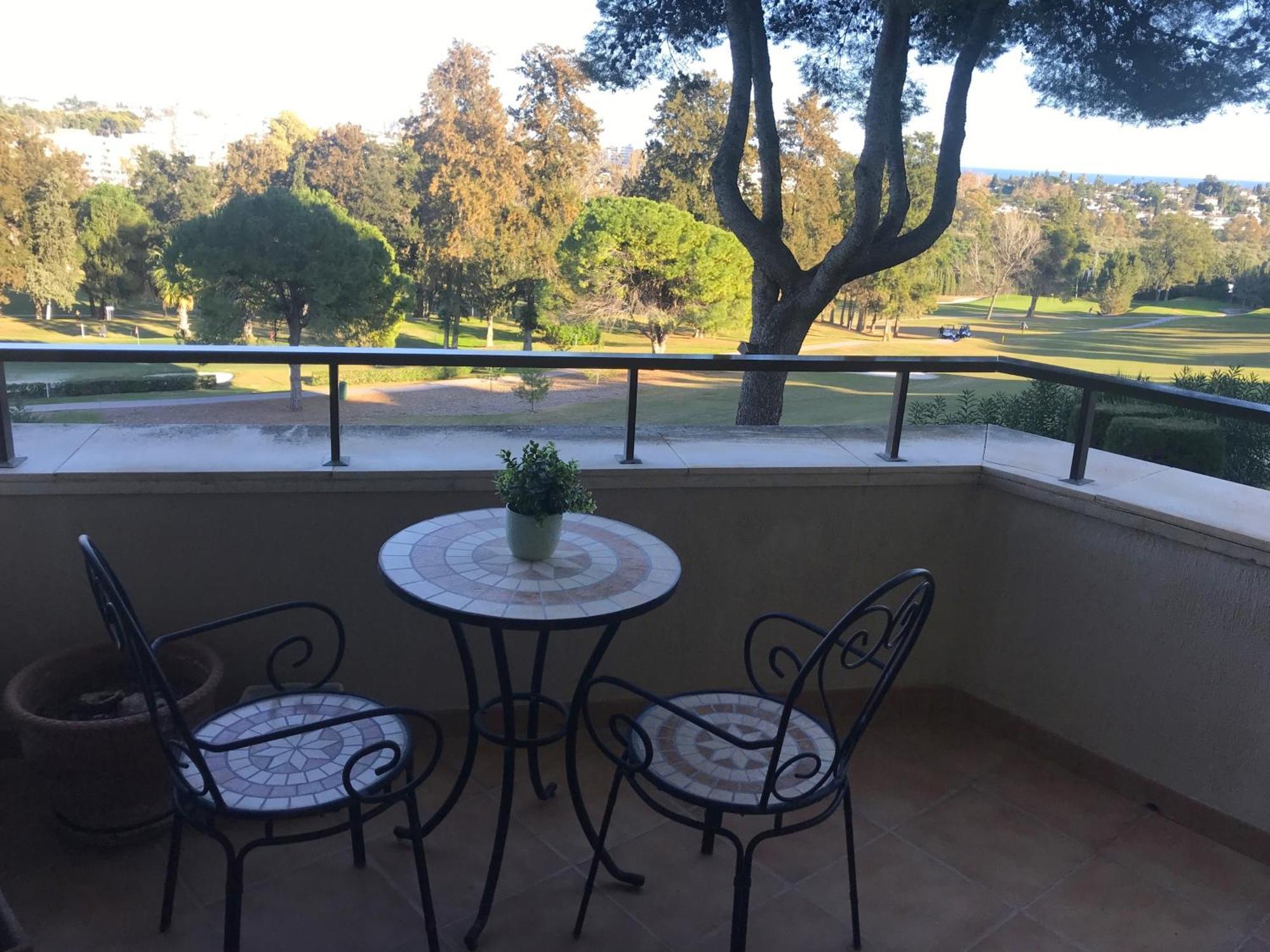 Habitacion Deluxe Con Bano Privado En Atalaya Apartagolf, เอสเตโปนา ภายนอก รูปภาพ