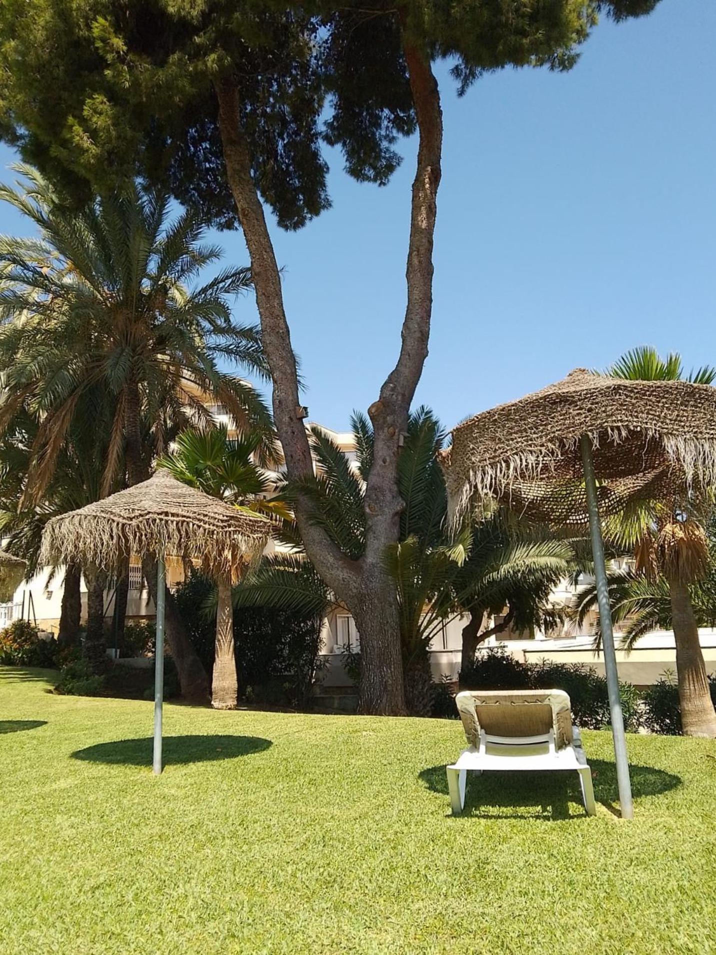 Habitacion Deluxe Con Bano Privado En Atalaya Apartagolf, เอสเตโปนา ภายนอก รูปภาพ