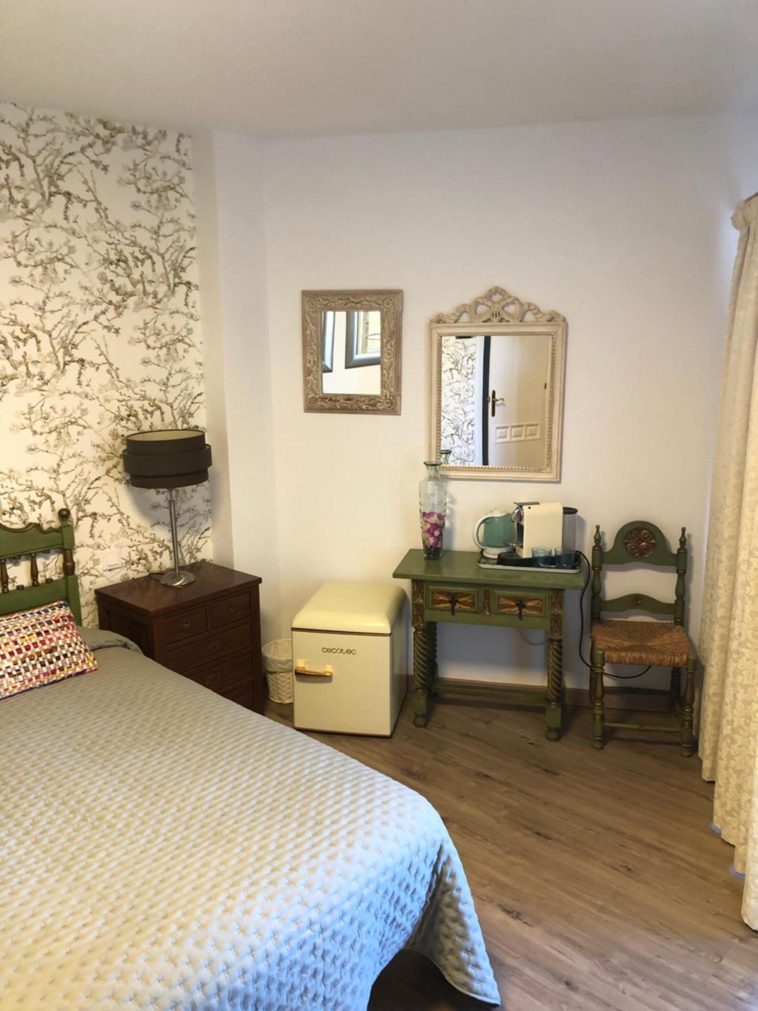 Habitacion Deluxe Con Bano Privado En Atalaya Apartagolf, เอสเตโปนา ภายนอก รูปภาพ
